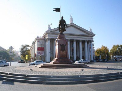 Движение в центре Волгограда перекроют для репетиции парада