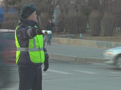 Сотрудники ДПС перевели дороги Волгограда на ручное управление