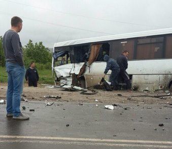 В Волгоградской области автобус столкнулся с фурой: четверо пострадавших (фото)