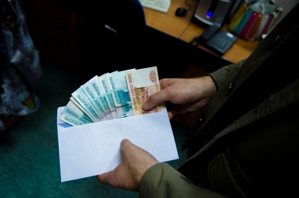 В Волгограде за попытку подкупа следователя задержан 24-летний мужчина