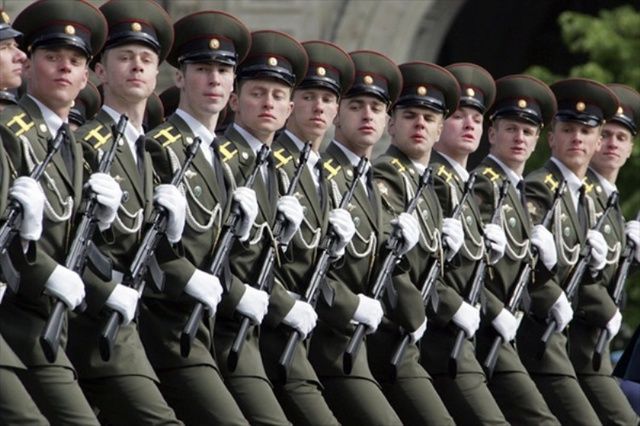 Среди молодежи ЮВО растет престиж звания офицера