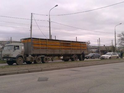 Женщина пострадала при столкновении «Шевроле» с КАМАЗом