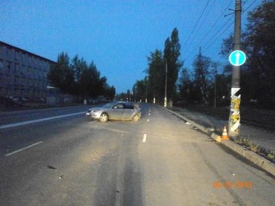 В ДТП в результате столкновения автомобиля с фонарным столбом погиб волгоградец