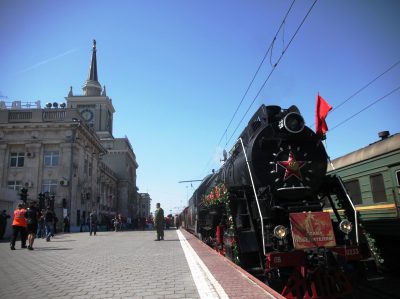 Ретро-поезд «Победа» привез в Волгоград праздник