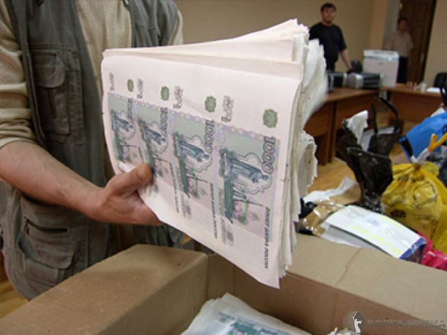 Под Волгоградом полицейские задержали фальшивомонетчика