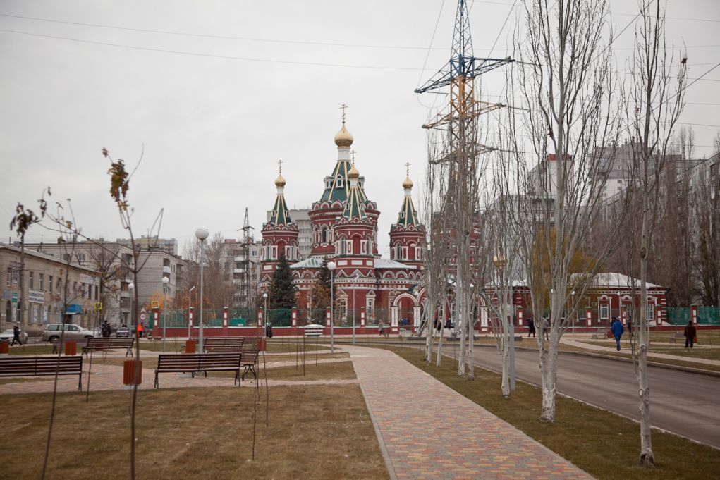 В Ворошиловском районе открыли благоустроенный сквер