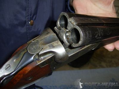 Житель Волгоградской области гулял по улице с ружьем наперевес