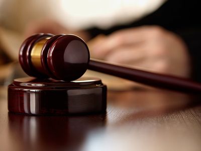С волгоградской химчистки взыщут почти 118 тысяч за порчу дубленки