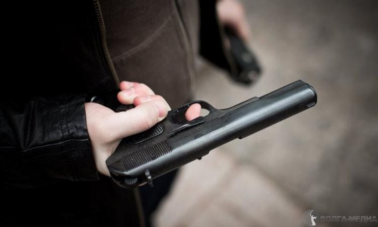 Житель Волгоградской области открыл стрельбу по своим приятелям