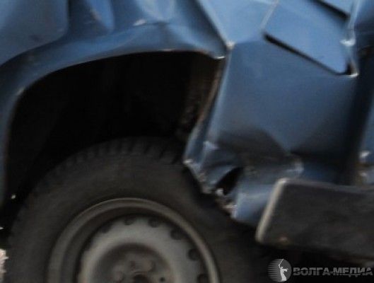 Обиженная волгоградка разбила автомобиль соседа за старое ДТП