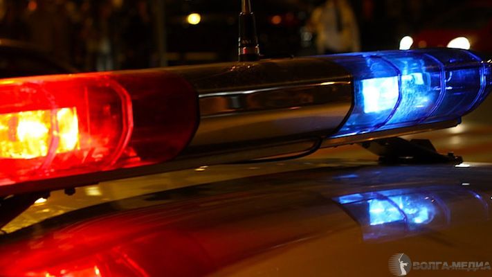 В Волгоградской области автомобиль сбил двух 15-летних подруг