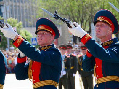 Фоторепортаж: лица парада Победы в Волгограде 9 мая 2013