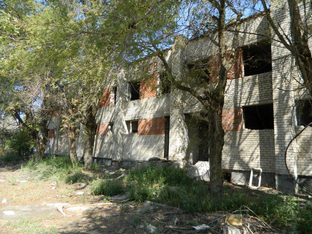 Волгоград поселок октябрьский. Военный городок Волгоград. Военный городок Волгоград Кировский район. Волгоград военный городок 77. Заброшенная Военная база в Волгограде.