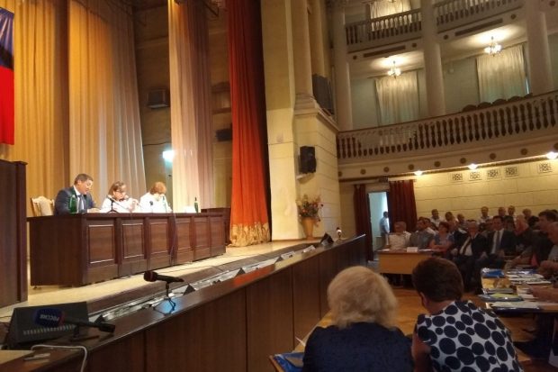 Андрей Бочаров принял участие во встрече с волгоградскими профсоюзами