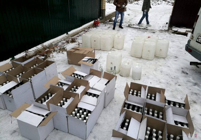 В Волгограде закрыли цех по производству поддельного алкоголя