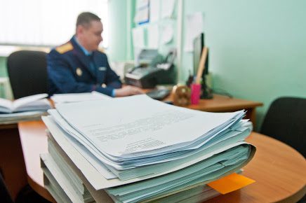 Декана волгоградского вуза будут судить за взятки в 180 тысяч рублей