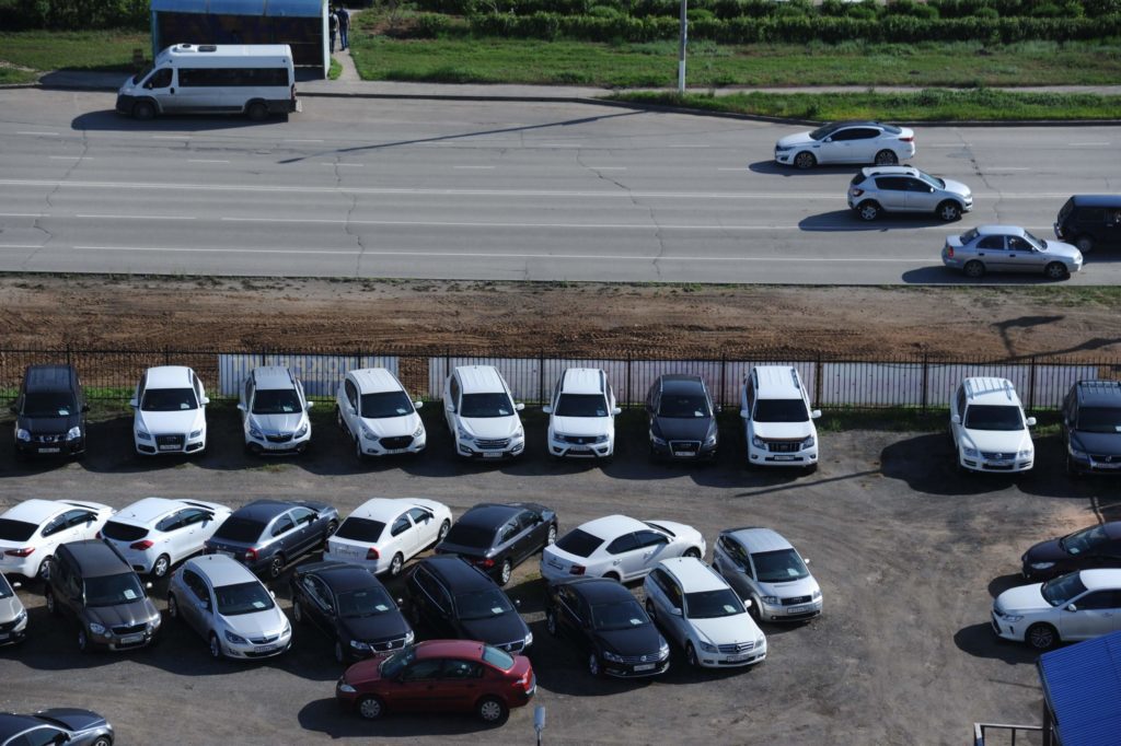 Названы самые прибыльные в России сегменты автомобилей