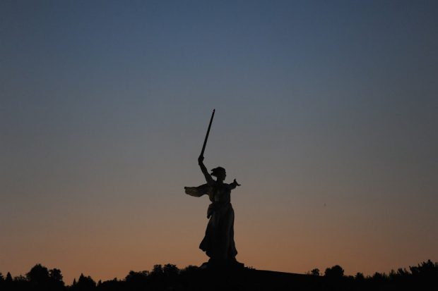 150 старшеклассников из Дзержинска отправились в Волгоград на «Уроки с путешествием»