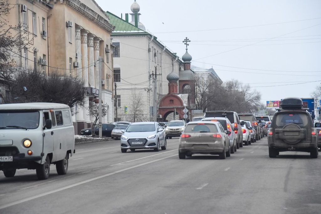 В Волгограде на Второй Продольной установят бетонное ограждение