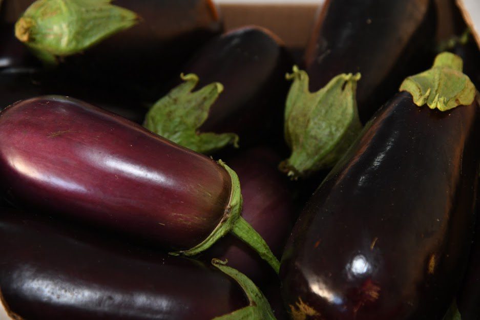 Диетологи перечислили продукты, которые опасно есть в сыром виде