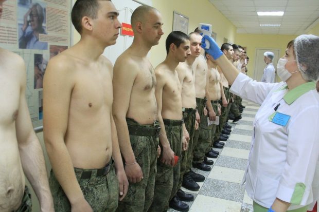 В Волгограде первых новобранцев отправили на карантин