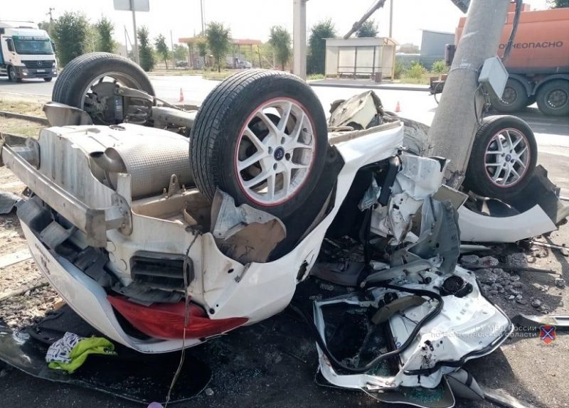 В Волгоградской области водитель скончался после серьезной аварии