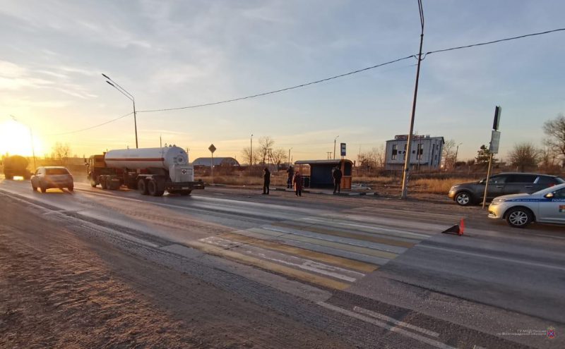 В Волгограде «КамАЗ» с цистерной сбил 17-летнюю девушку-пешехода