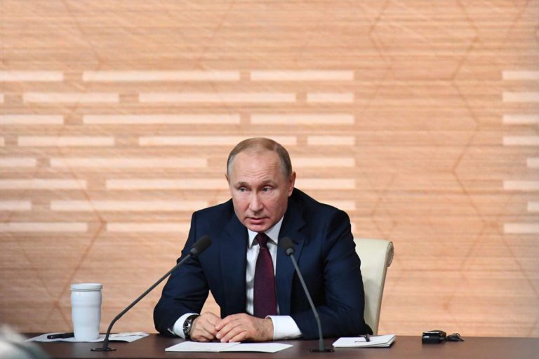 Владимир Путин призвал единороссов больше работать в регионах