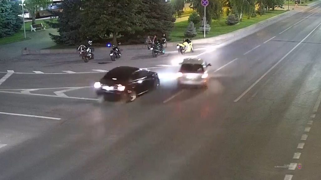 Вечером в ДТП в центре Волгограда пострадали 3 человека