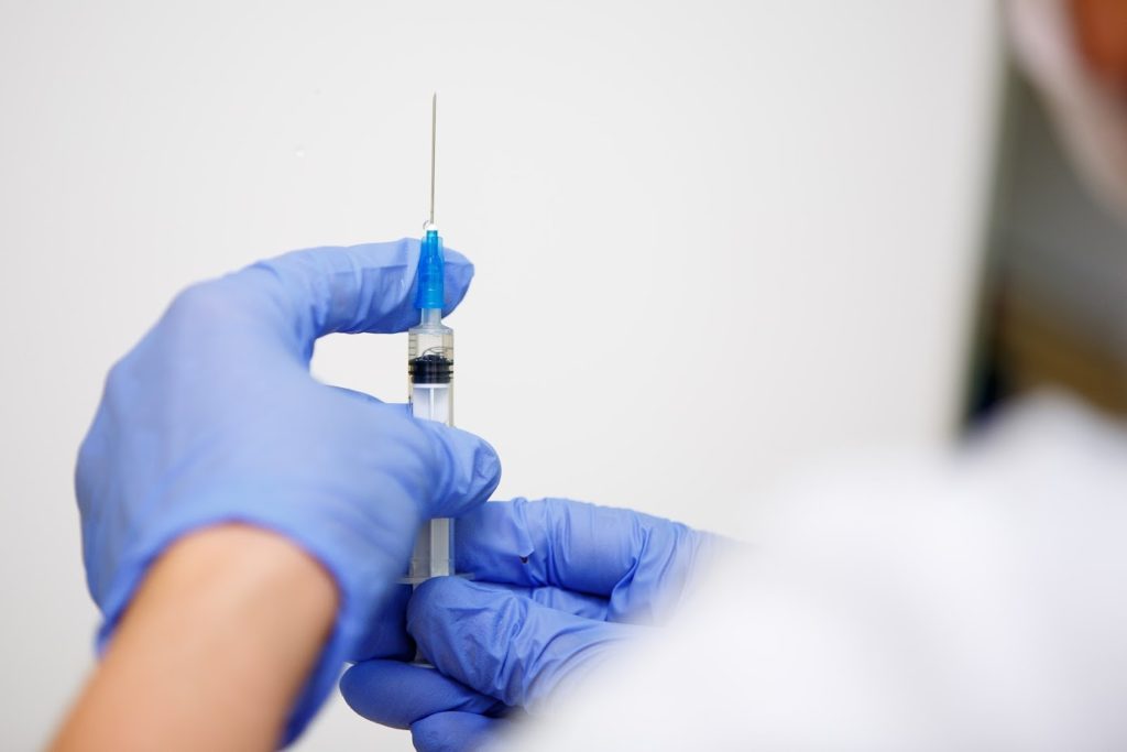 Волгоградка попалась на мошенничестве с вакцинацией от COVID-19