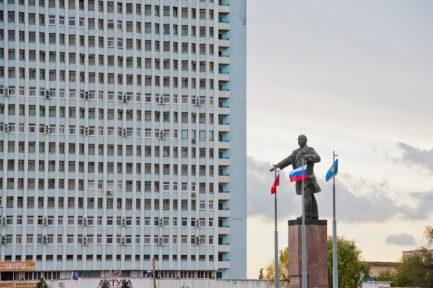 Волжане оценили новое благоустроенное пространство на улице Советской