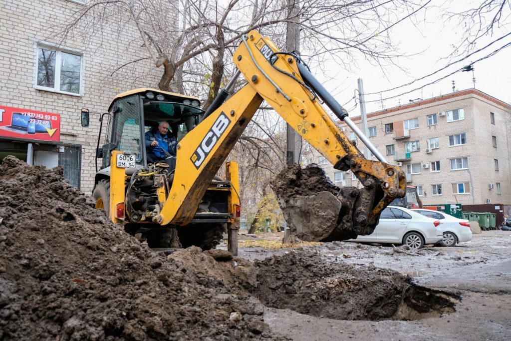 В Волгограде из-за ремонта трубы 4 дома временно остались без отопления