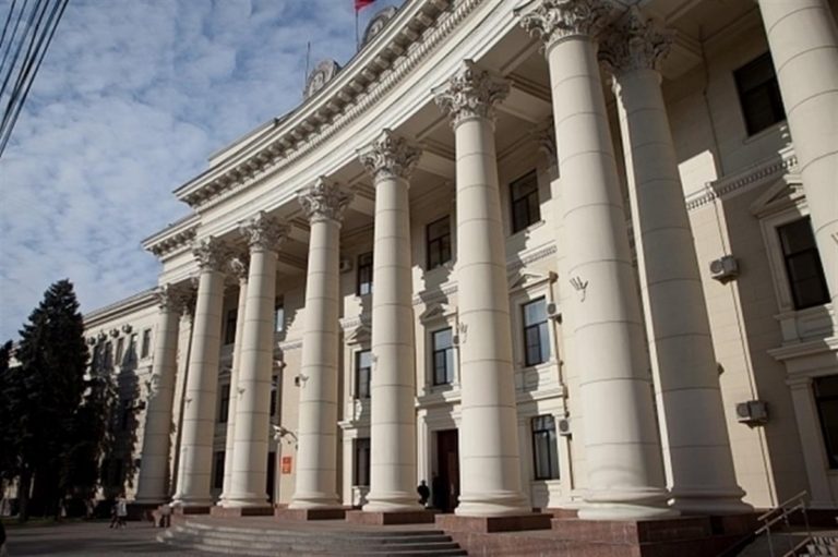 Андрей Бочаров поручил подготовиться к распространению «Омикрона»