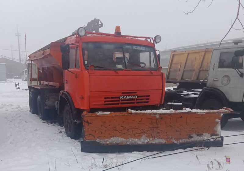 Волгоградские полицейские нашли снегоуборочную машину, сбившую пешехода