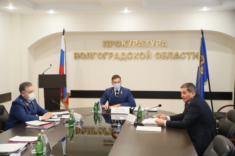Бочаров подвел итоги совместной работы с облпрокуратурой за 2021 год