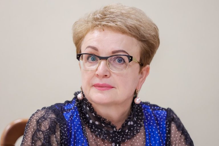 Нина Черняева считает верным решение объединиться перед неонацизмом