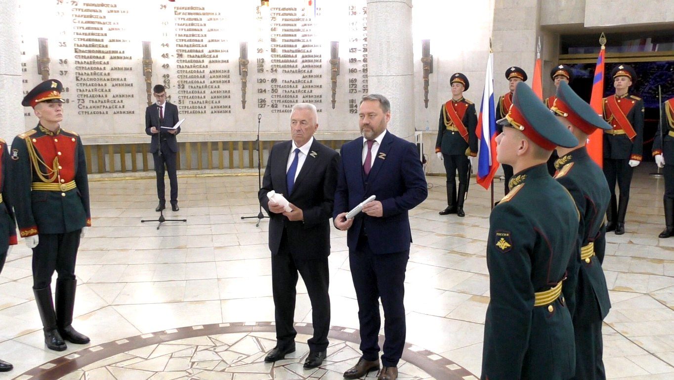 В Санкт-Петербург отправится капсула с землей с Мамаева кургана