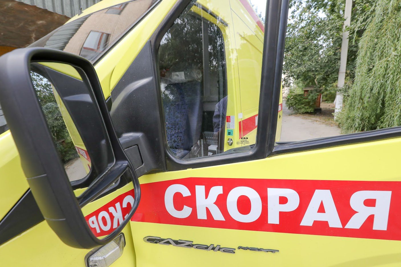 Под Волгоградом в ДТП на перекрестке пострадала 51-летняя женщина
