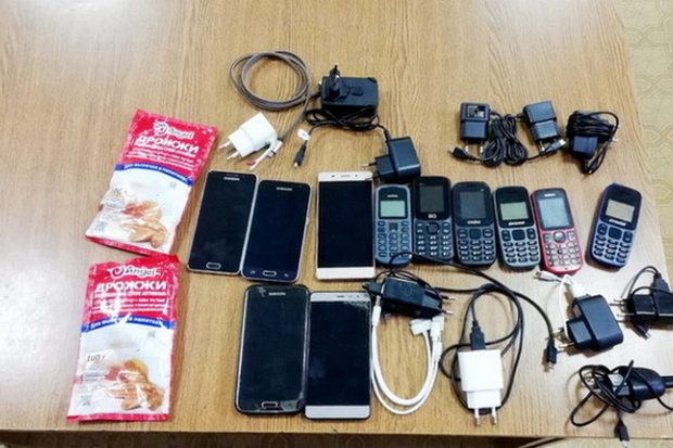 22-летний волгоградец пытался передать в тюрьму 11 телефонов