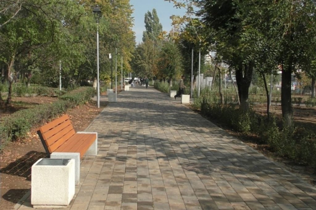 В Волгограде продолжается благоустройство бульвара на проспекте Жукова