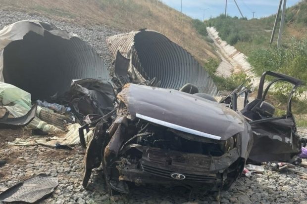 Четыре человека погибли в опрокинувшейся «Приоре» под Волгоградом