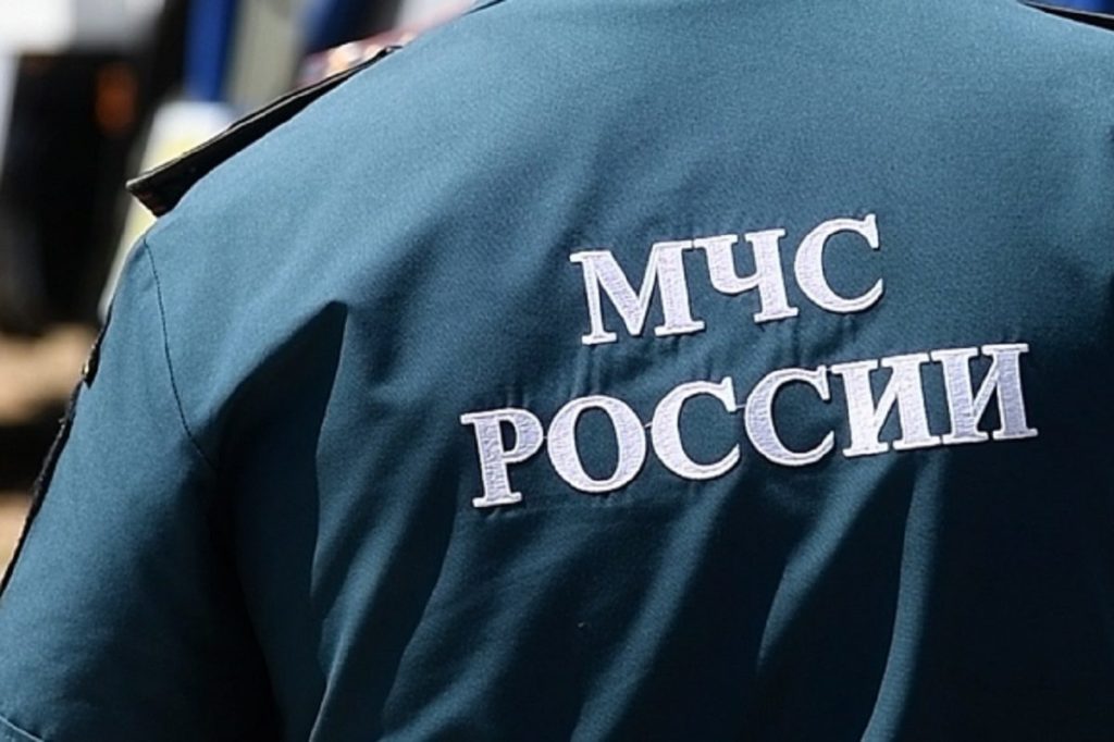 В Волгограде сотрудники МЧС провели поквартирный обход жителей после аварии