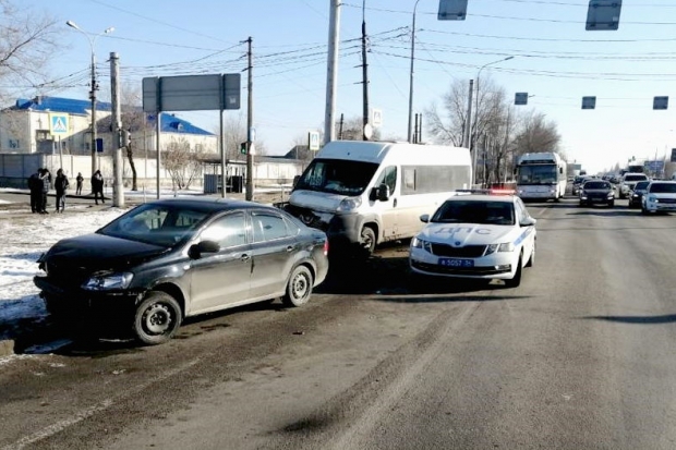 В Волгограде ДТП иномарки с маршруткой № 149 попало на видео