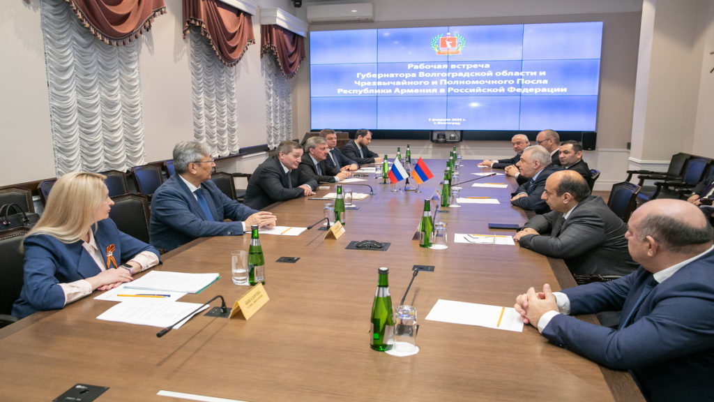 Андрей Бочаров провел рабочую встречу с послом Армении