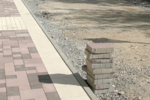 В Волгограде продолжается благоустройство бульварной зоны на ул. Титова