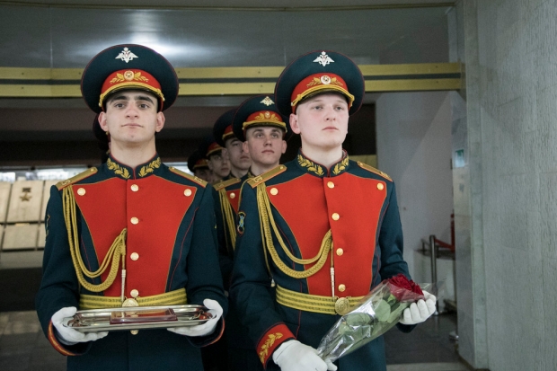 Семьям погибших в СВО волгоградцев передали 11 орденов Мужества