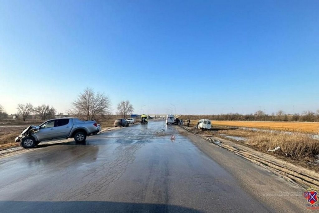 4 человека пострадали в ДТП на трассе в Волгоградской области