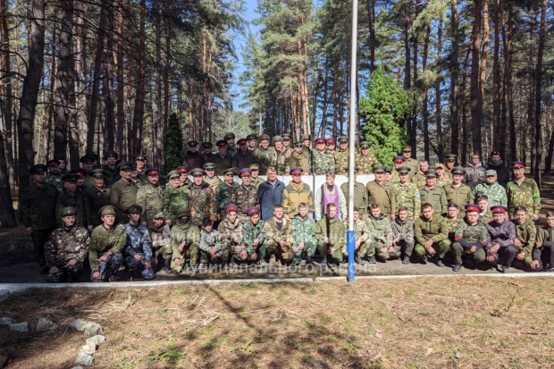 Волгоградские казаки осваивают огневую подготовку