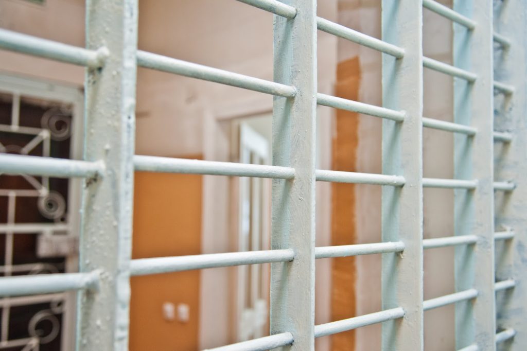 Закопавшая заживо свою мать жительница Волгоградской области отправится в колонию