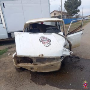 Под Волгоградом задержали молодого парня, устроившего ДТП на угнанном авто